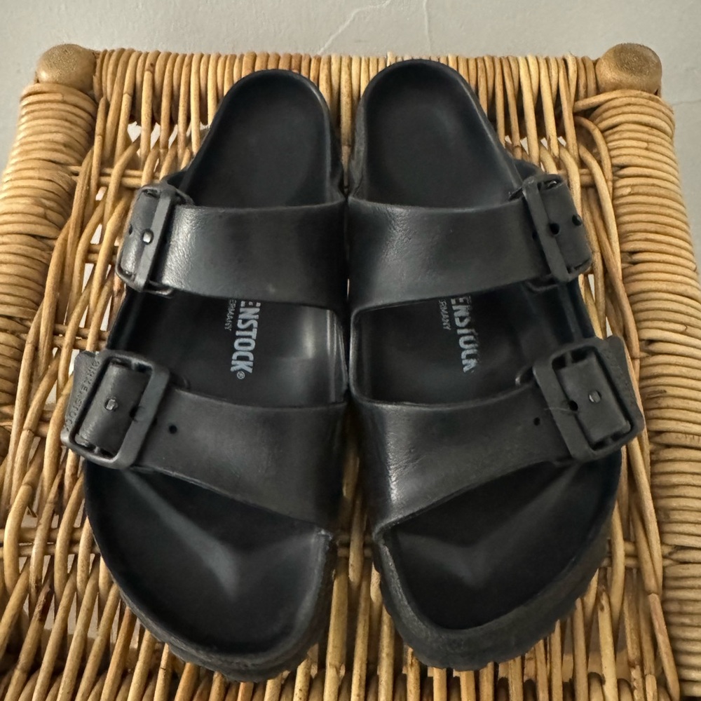 Birkenstock Black Vinyl Sandals - W6 Medium/ Narrow